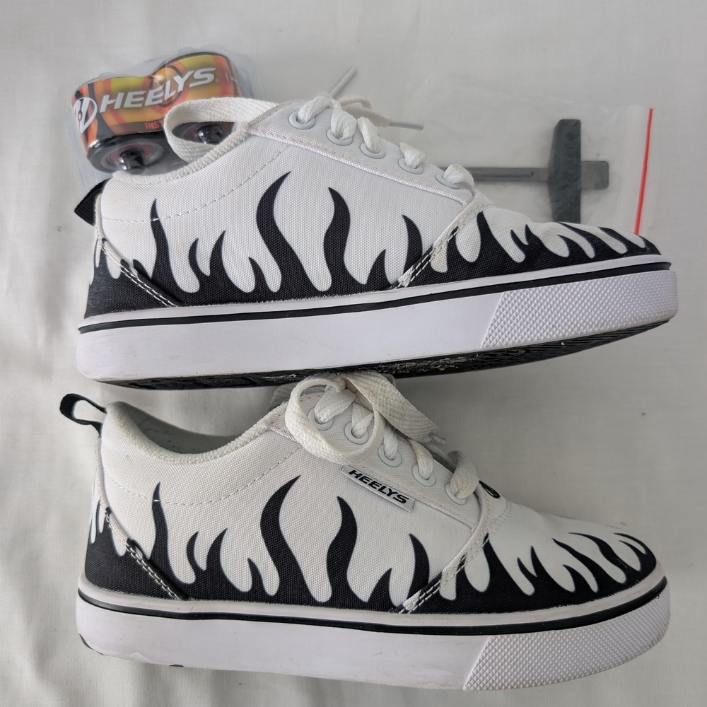 Heelys White and Black Sneakers